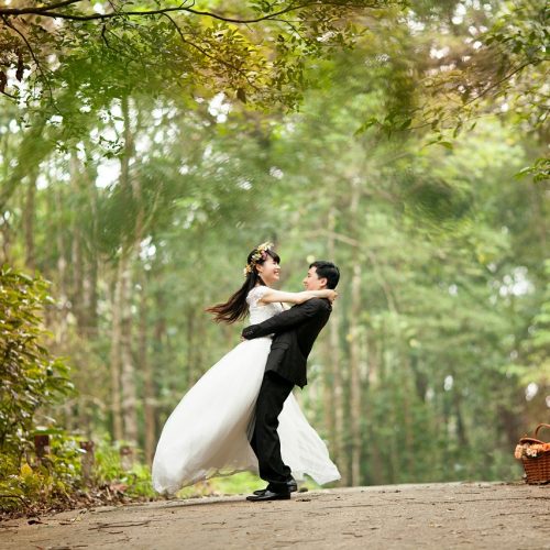 couple-wedding-park-443600.jpg